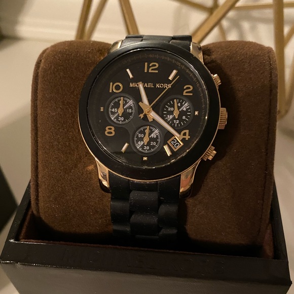 Michael Kors Watch - Picture 1 of 8